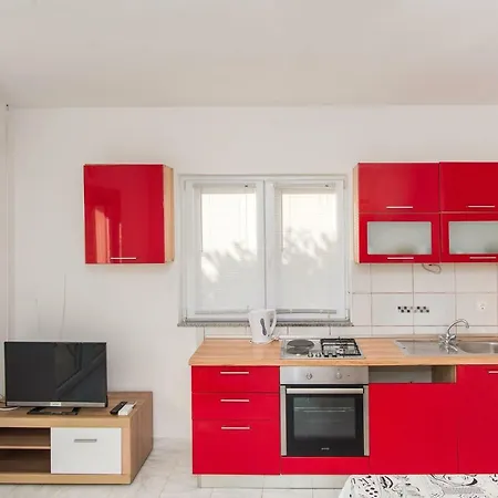 Victoria Apartment *
