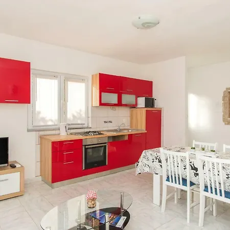 Victoria Apartment