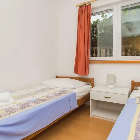 Victoria Apartment *